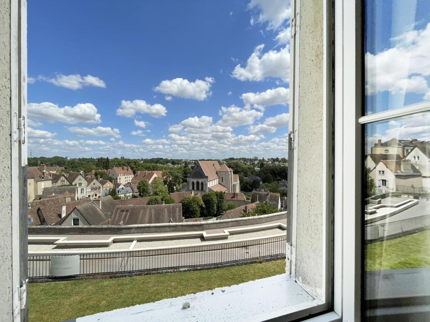 L'Horizon - Entree Independante - Parking Apartment Chartres Exterior foto